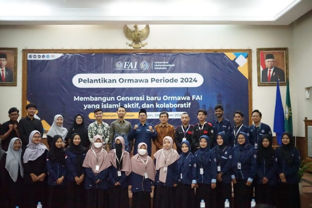 Para pengurus ormawa FAI berfoto bersama